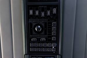 Image 24/32 of Ferrari 400 GT (1977)