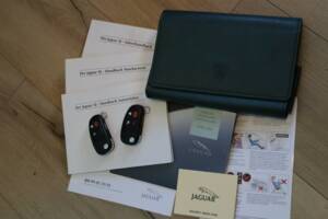 Image 7/50 of Jaguar XJ 8 4.2 (2004)