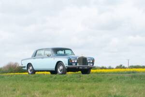 Image 13/50 of Rolls-Royce Silver Shadow I (1976)