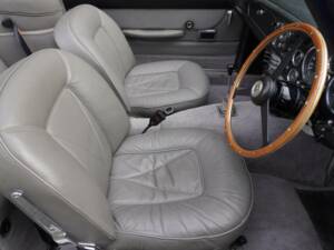 Bild 9/17 von Aston Martin DB 6 Volante (1967)