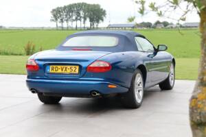 Image 10/50 de Jaguar XK8 4.0 (1997)