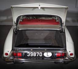 Image 26/33 of Citroën ID 19 (1966)