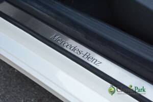 Image 18/50 of Mercedes-Benz E 500 T (2004)