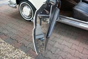 Image 49/50 de Mercedes-Benz 280 SE (1968)