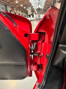 Immagine 21/27 di Alfa Romeo 2.0 Spider (1992)