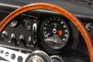 Image 45/50 de Jaguar E-Type (1967)
