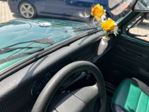 Image 71/92 of Volkswagen Beetle 1600 (1996)