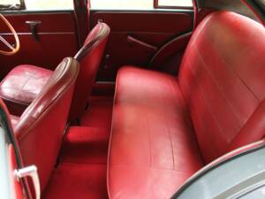 Image 15/19 of Morris Minor MM (1952)