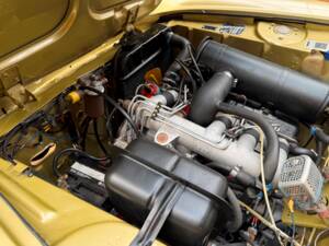 Bild 31/36 von Peugeot 404 Coupé (1966)