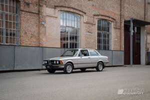 Image 2/22 of BMW 323i (1980)