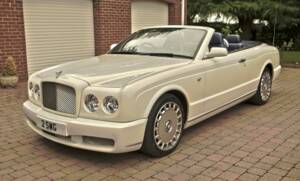 Image 2/50 of Bentley Azure (2009)
