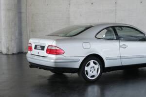 Bild 17/50 von Mercedes-Benz CLK 230 Kompressor (1999)