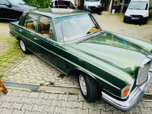 Image 2/9 of Mercedes-Benz 250 SE (1967)