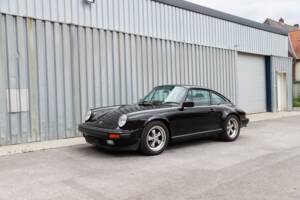 Image 1/108 de Porsche 911 Carrera 3.2 (1989)