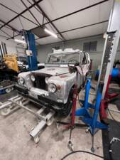 Image 15/17 of Land Rover 88 (1980)