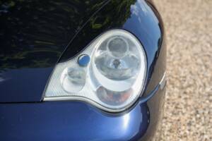 Image 18/50 of Porsche 911 Carrera 4S (2004)