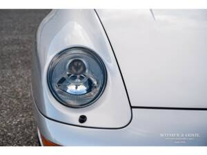 Image 19/26 of Porsche 911 Carrera (1997)