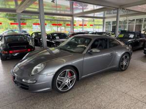 Bild 23/27 von Porsche 911 Carrera 4S (2007)