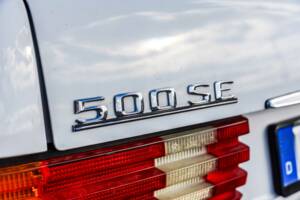 Image 33/175 of Mercedes-Benz 420 SE (1986)