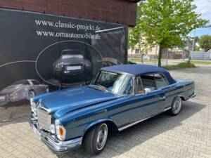 Bild 4/29 von Mercedes-Benz 280 SE 3,5 (1970)