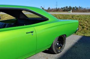 Image 27/43 of Plymouth Road Runner Hardtop Coupe (1968)