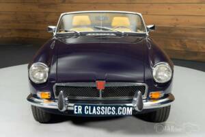 Image 18/19 of MG MGB (1973)