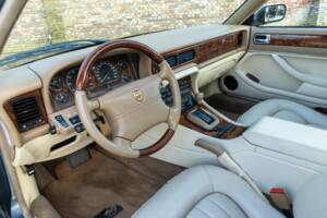 Image 28/50 of Jaguar XJ 6 4.0 Sovereign (1995)