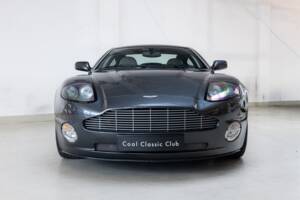 Image 2/31 de Aston Martin V12 Vanquish (2004)