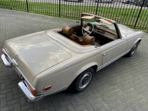 Image 20/38 de Mercedes-Benz 280 SL (1970)