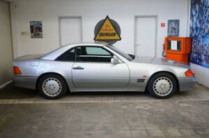 Image 40/42 of Mercedes-Benz 500 SL (1992)