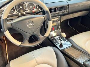 Imagen 49/82 de Mercedes-Benz SL 500 &quot;Silver Arrow&quot; (2001)