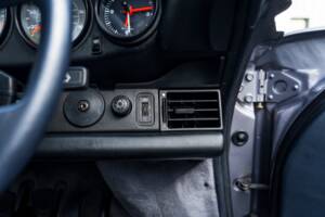 Bild 32/58 von Porsche 911 Carrera 3.2 (WTL) (1988)