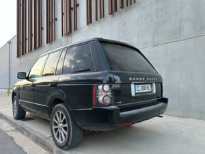 Bild 8/12 von Land Rover Range Rover 4.4 TDV8 Vogue SE (2012)