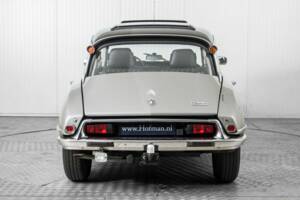 Image 13/50 of Citroën D Spécial (1971)