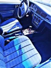 Imagen 5/8 de Mercedes-Benz 190 E 2.6 (1990)