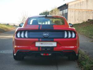 Image 13/33 de Ford Mustang GT 5.0 V8 (2022)