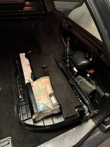 Afbeelding 38/74 van Mercedes-Benz 220 TE (1993)