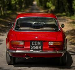 Image 10/12 de Alfa Romeo 2000 GT Veloce (1974)