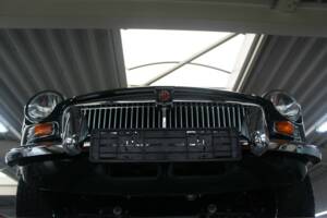 Image 12/50 of MG MGB (1974)