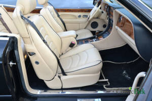 Image 33/50 of Bentley Azure (1997)