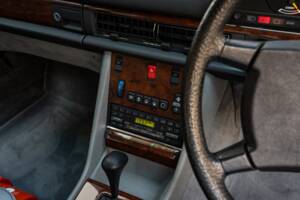 Obraz 14/50 pojazdu Mercedes-Benz 500 SEL (1984)