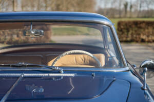 Image 32/45 of BMW 503 (1958)