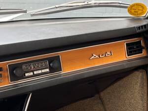 Image 63/88 of Audi 100 LS (1970)