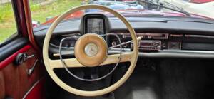 Image 19/21 of Mercedes-Benz 200 D (1968)
