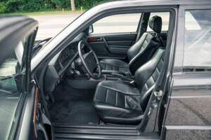 Bild 26/53 von Mercedes-Benz 190 E 2.5-16 (1991)