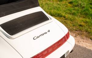 Image 15/48 of Porsche 911 Carrera 4 (1992)
