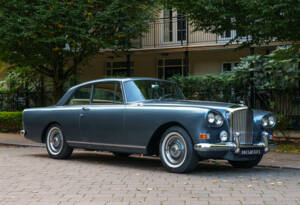 Image 2/27 of Bentley S 3 Continental (1963)