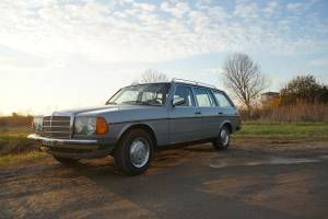 Image 7/22 of Mercedes-Benz 240 TD (1981)
