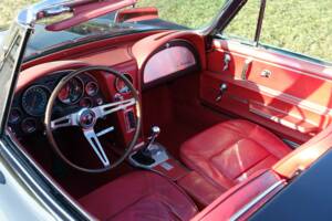 Immagine 9/35 di Chevrolet Corvette Sting Ray Convertible (1965)