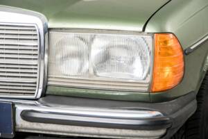 Afbeelding 22/50 van Mercedes-Benz 200 T (1982)